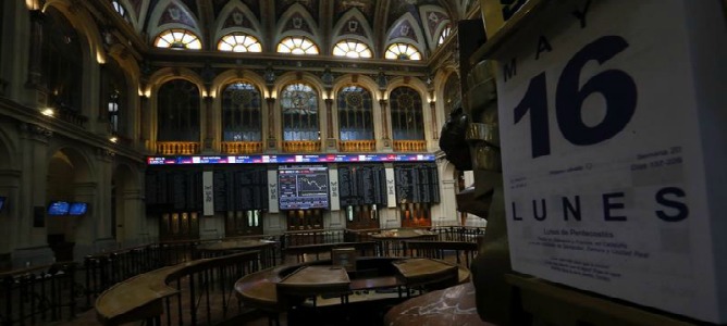 El IBEX se desploma más del 1% y pierde los 8.700