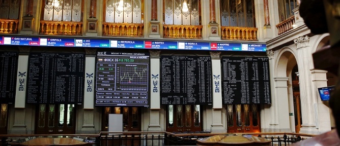 El ÍBEX 35 pierde los 8.700 puntos tras el aumento de Podemos