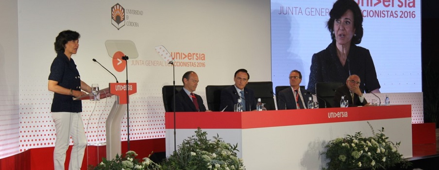 El Santander anuncia despidos y el cierre de 450 oficinas en España