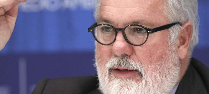 Un ex cargo de confianza de Santamaría señala a Arias Cañete en el caso Acuamed
