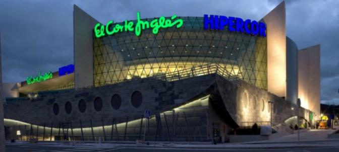 La mitad de empleados mayores de 58 años de El Corte Inglés se acogen al plan de bajas