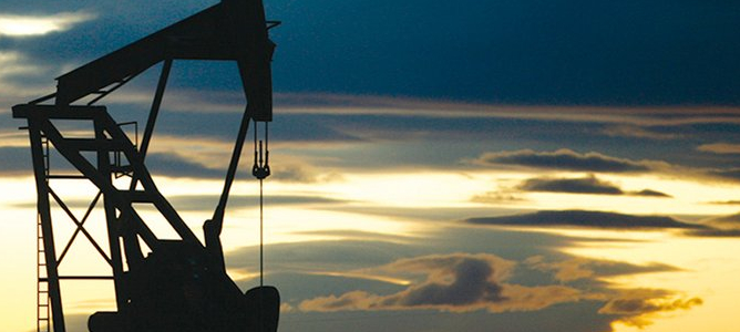 El petróleo se dispara en EE UU tras la intención de Irán de fijar límites en la producción