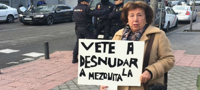 Una señora invita a Maestre a desnudarse en una mezquita