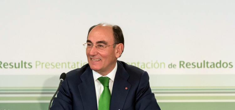Iberdrola ganó 2.421 millones en 2015, un 4,1% más