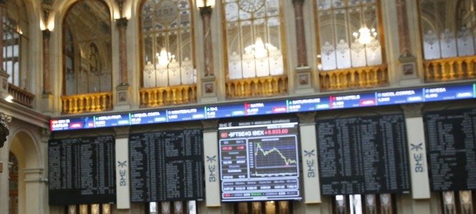 El IBEX 35 amenaza de nuevo los 8.700
