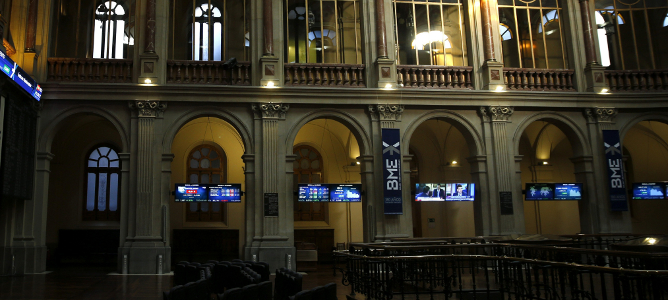 Más dudas en el IBEX 35 en el primer vencimiento del año