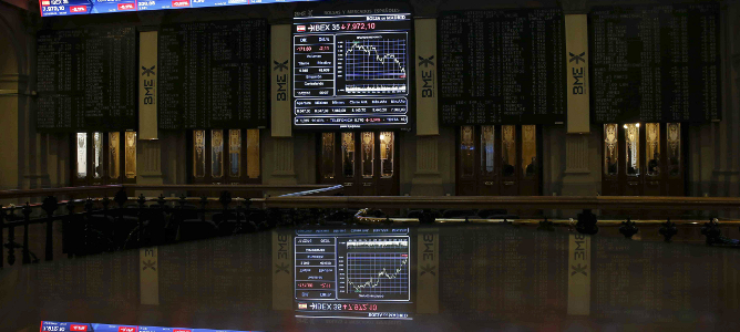 Repsol lidera los desplomes del IBEX 35 en el primer vencimiento del año