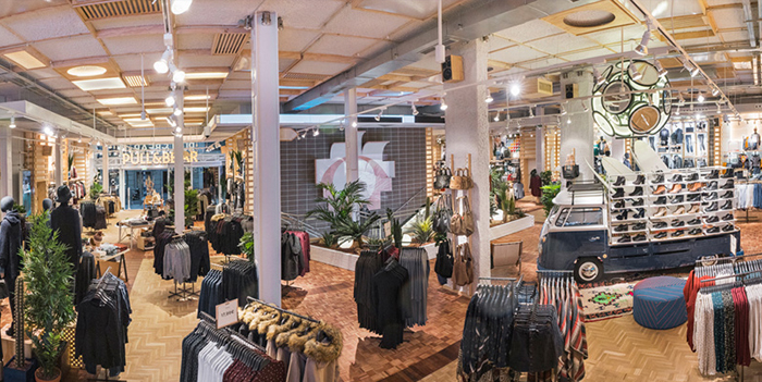 Pull&Bear abrirá en Ferrol una nueva tienda de integración de personas con discapacidad