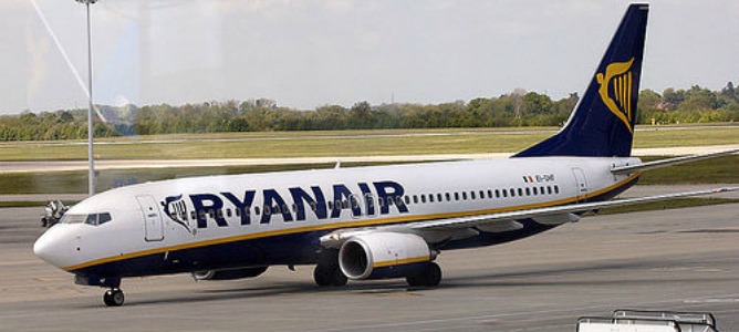 Ryanair busca nuevos tripulantes de cabina en España