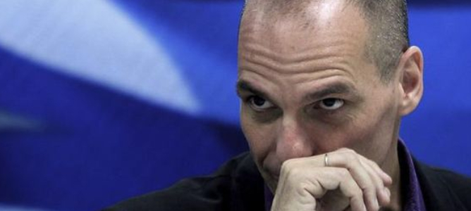 Varufakis, quien dejó a Grecia en un corralito, entra en la campaña con Podemos