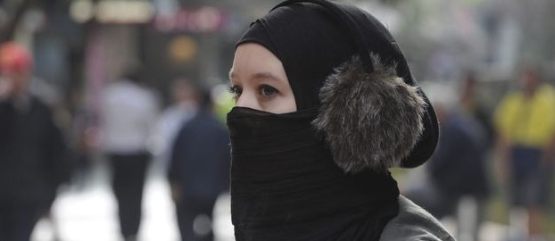 Conflicto en Air France por el velo obligatorio para las azafatas en Irán