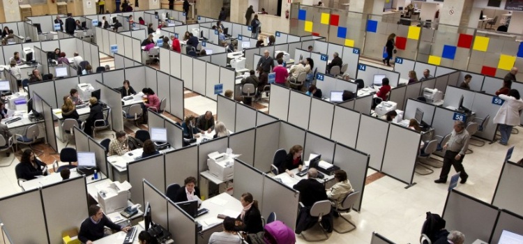 14.514 empleados públicos despedidos en agosto, la mitad de la oferta pública de 2021