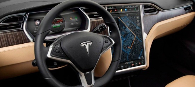 Hackers son capaces de manipular coches de Tesla a distancia