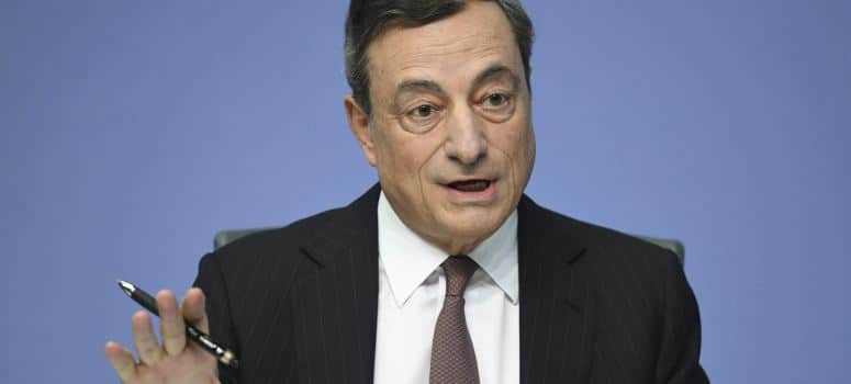 El BCE abre la puerta a más fusiones bancarias ante la baja rentabilidad