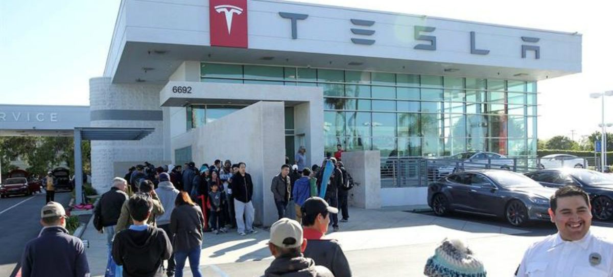 Tesla presenta una demanda contra el estado de Michigan