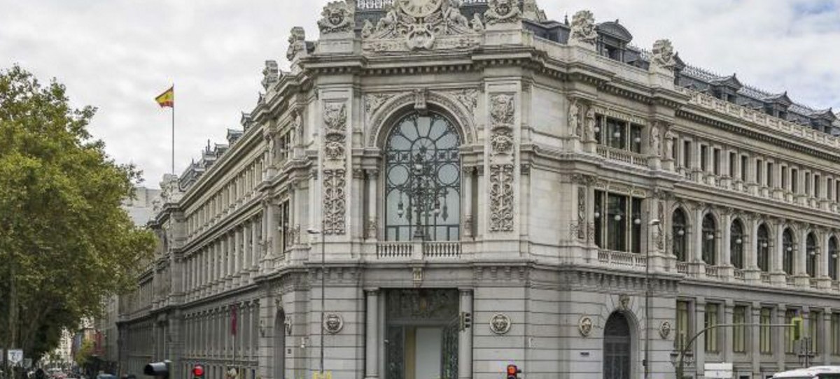 Fitch recuerda a la banca española que aún tiene muchos morosos