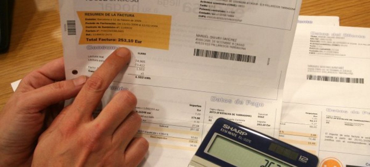 Los consumidores exigen una reforma del bono social para evitar pagarlo