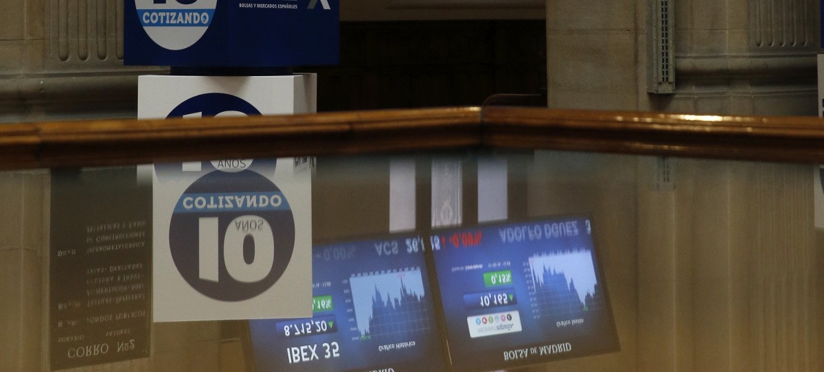 El IBEX 35 cae y lucha por mantener el 8.600