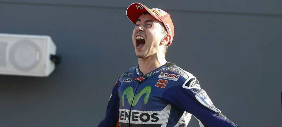 Lorenzo es el mejor en los libres y Pedrosa se fractura la clavícula