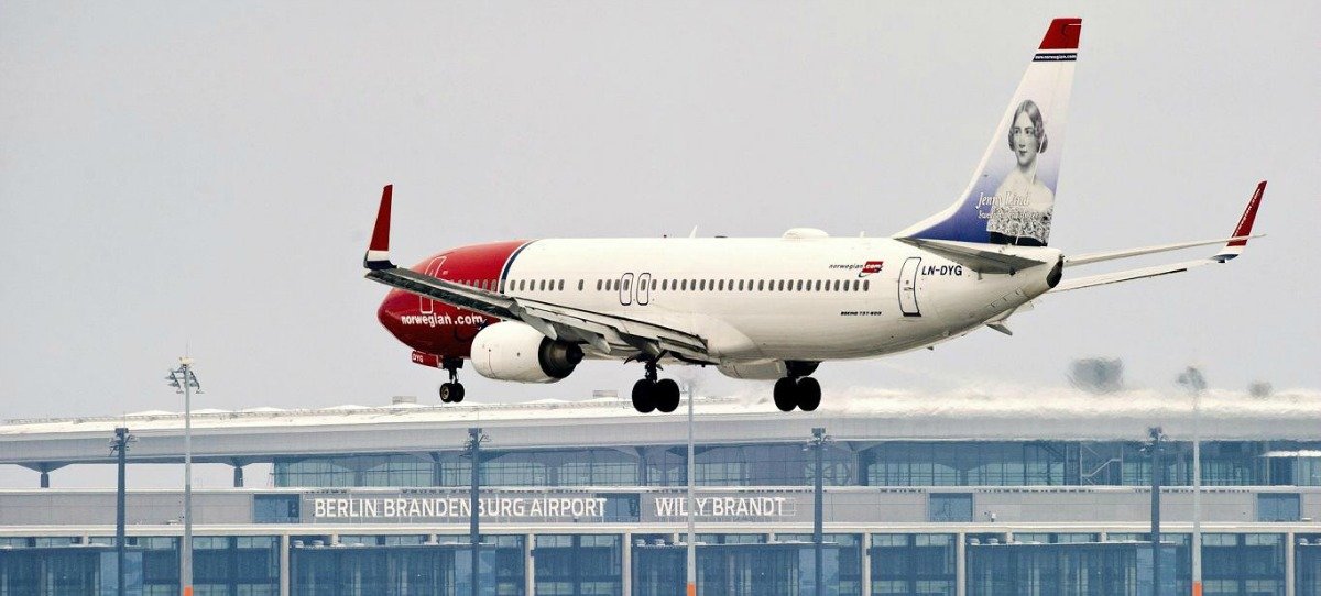 Norwegian plantea despedir 1.191 empleados en España y el cese de vuelos en Barcelona