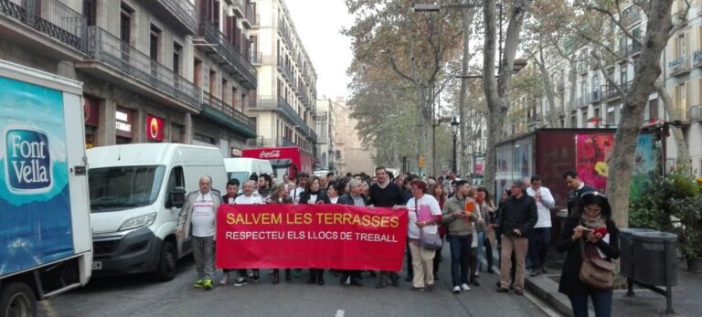 Bares y restaurantes, contra la ordenanza de Colau
