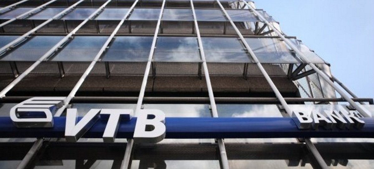 La gran banca inicia su mudanza de la City por el Brexit