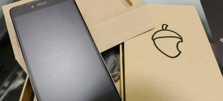 Teléfono Zetta, 'el iPhone extremeño', supuestamete diseñado y ensamblado en Extremadura, resulta ser un 'smartphone' Xiaomi modificado.