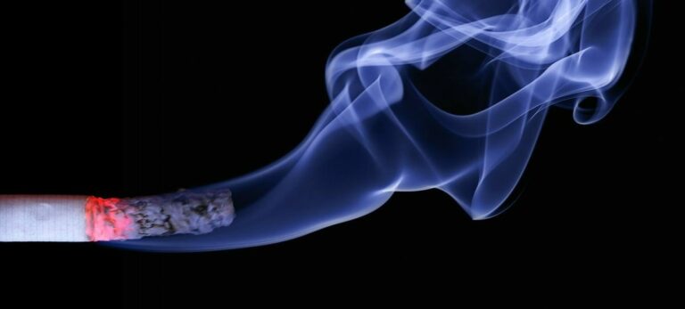 ¿Te pueden despedir por fumar?