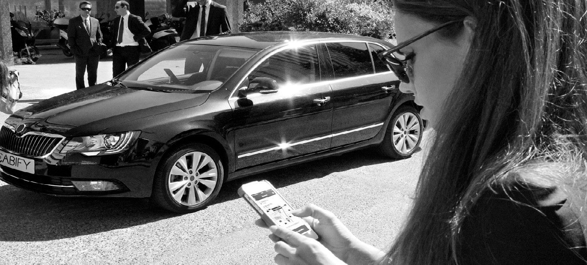 Cabify lanza su servicio de coches con chófer en Barcelona