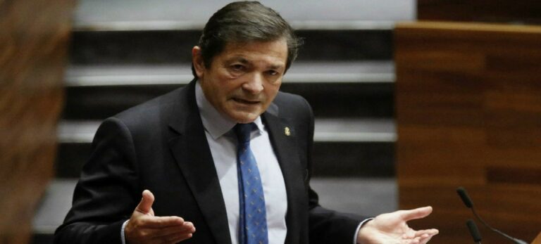 Fernández recuerda a Podemos que ha sido Pablo Iglesias quien ha hecho presidente a Rajoy