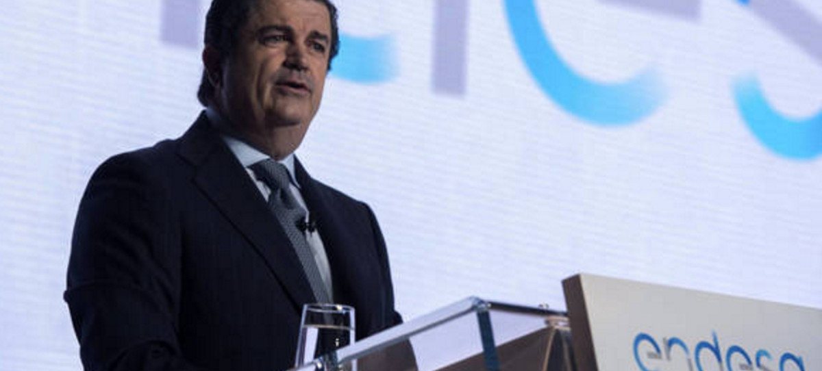 Las empresas reguladas del IBEX 35 ocultan el gasto de jets privados