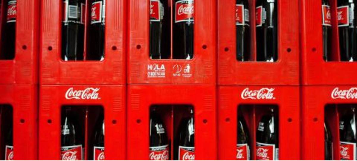 Coca-Cola y fabricantes de refrescos amenazan con subir precios en Cataluña