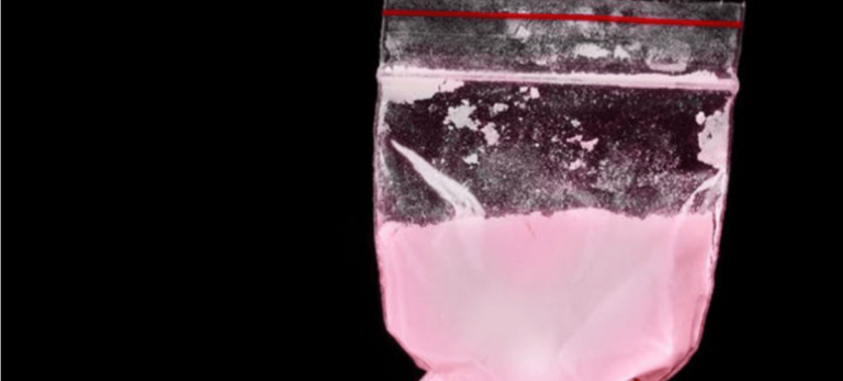Dos adolescentes mueres por consumir droga que compraron por internet.