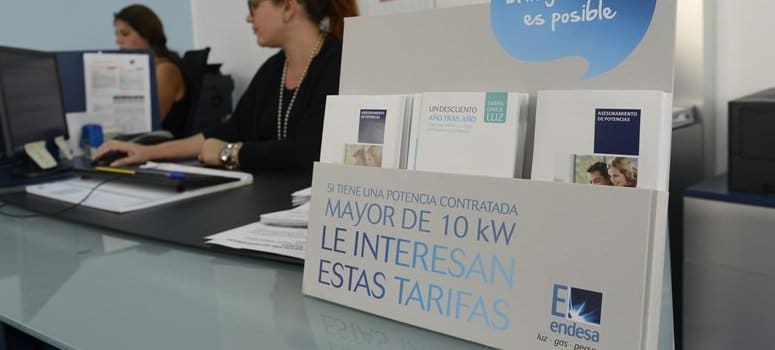 ¿Cómo defenderse del acoso de los comerciales de las eléctricas?