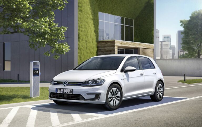 Estreno mundial del nuevo Volkswagen e-Golf* con hasta 300 km de autonomía en el Salón del Automóvil de Los Ángeles
