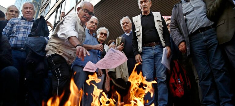 Pensionistas griegos