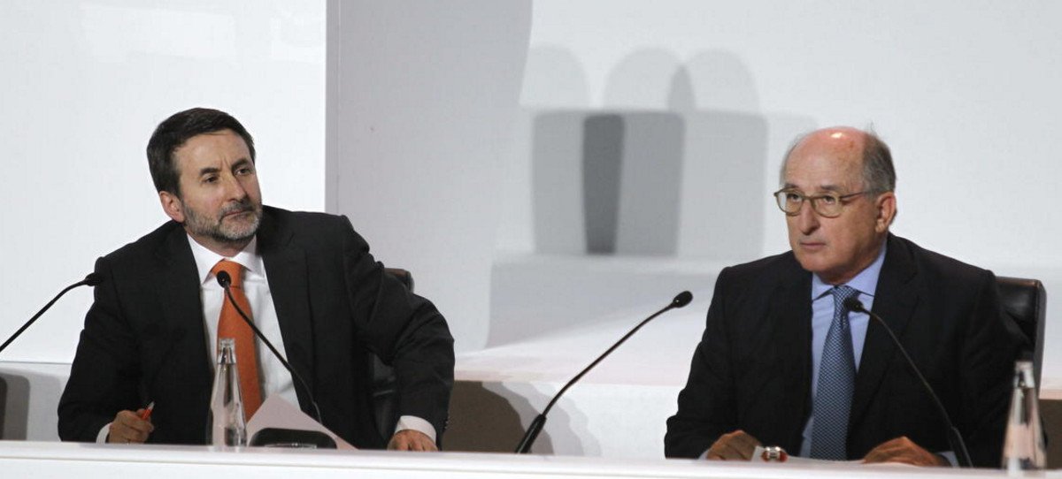 Repsol no se pronuncia sobre el dividendo tras incumplir con el plan de inversión