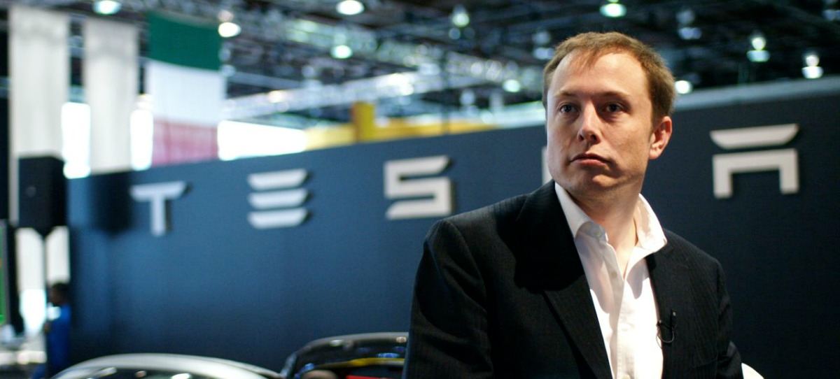 Musk cierra las oficinas de Twitter mientras comunica los despidos