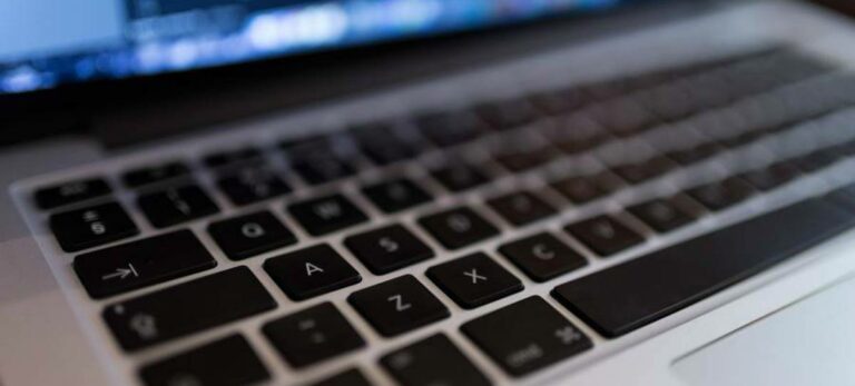 Ordenador Community Manager