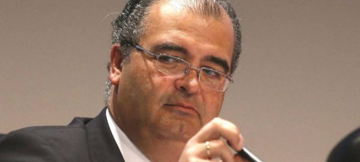 Guerra interna en el consejo del Popular por el blindaje de Saracho