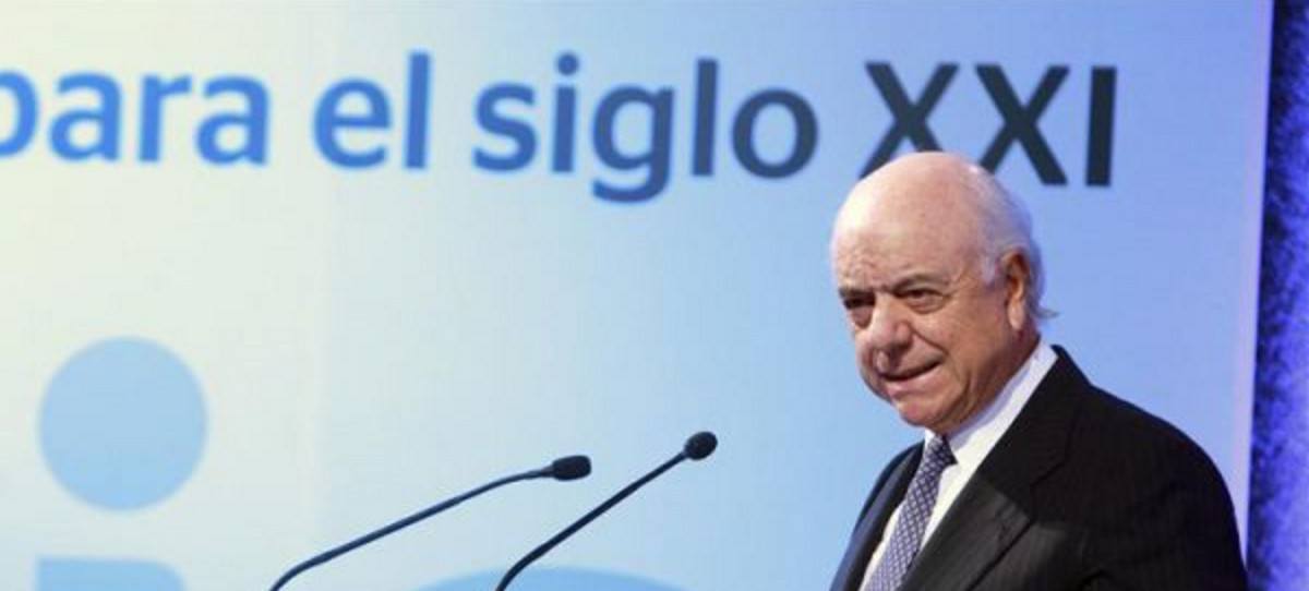 Caso BBVA-Villarejo: El juez suma la administración desleal a las imputaciones de González por cohecho y descubrimiento y revelación de secretos