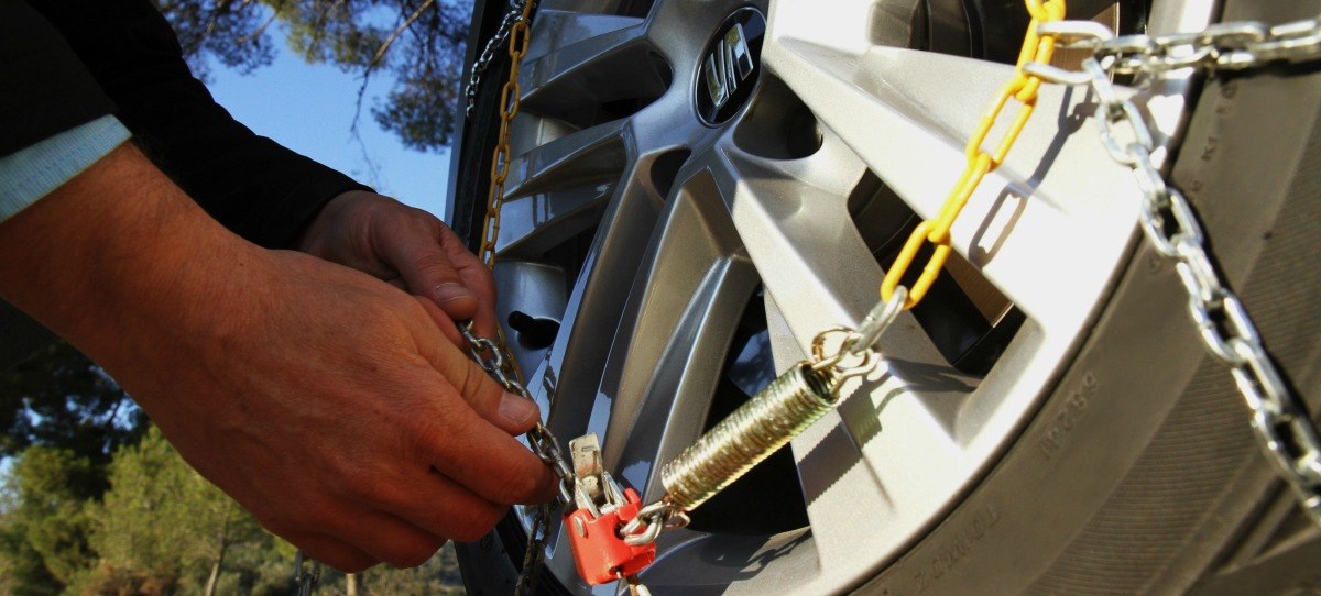 Cómo poner las cadenas en el coche sin complicarte la vida