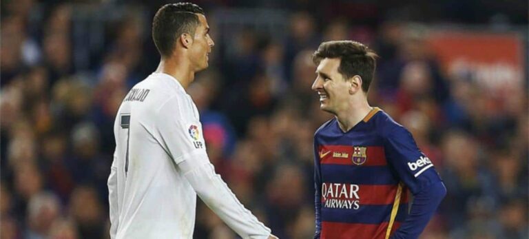 Cristiano Ronaldo y Messi, durante un Barcelona-Real Madrid