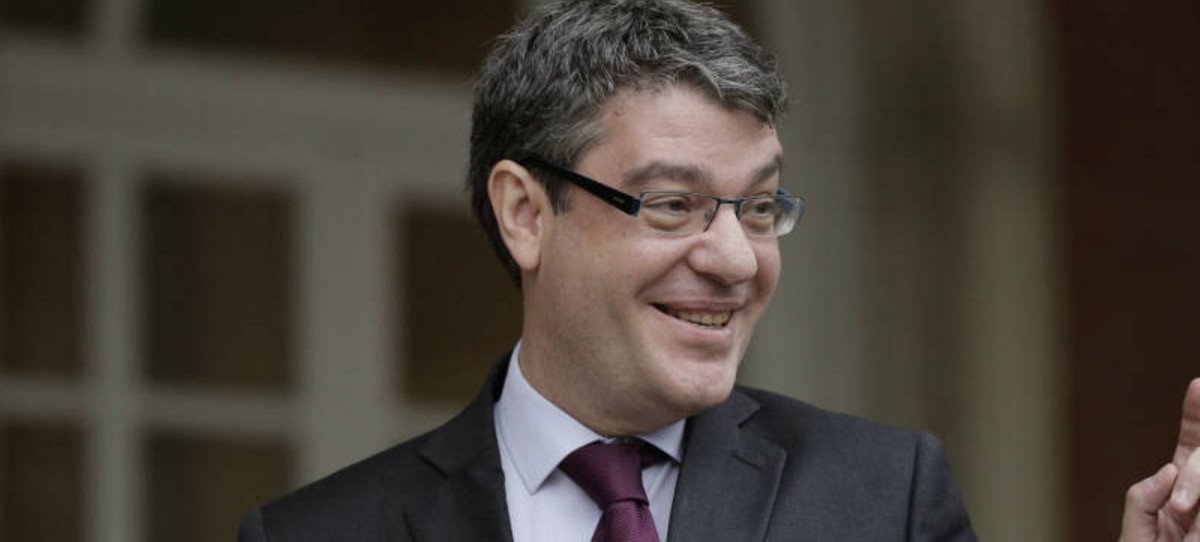 Industria oculta los motivos de los permisos de investigación a Repsol