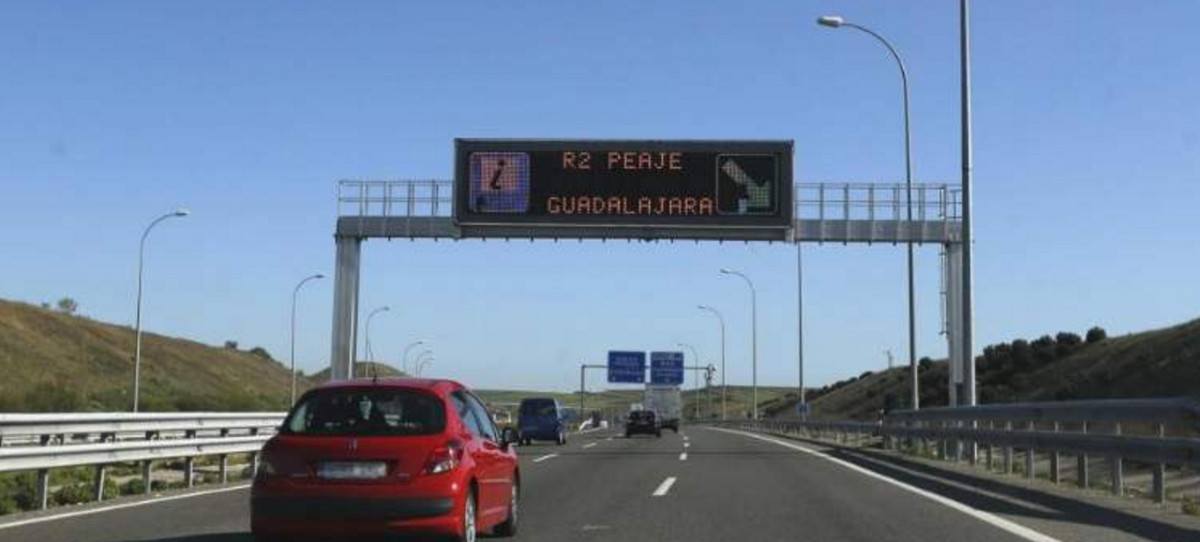 El juez da una prórroga de seis meses al rescate de la autopista R-2