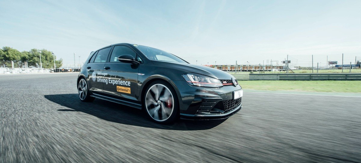 La escuela de conducción de Volkswagen ha formado a más de 2.400 conductores en 2016