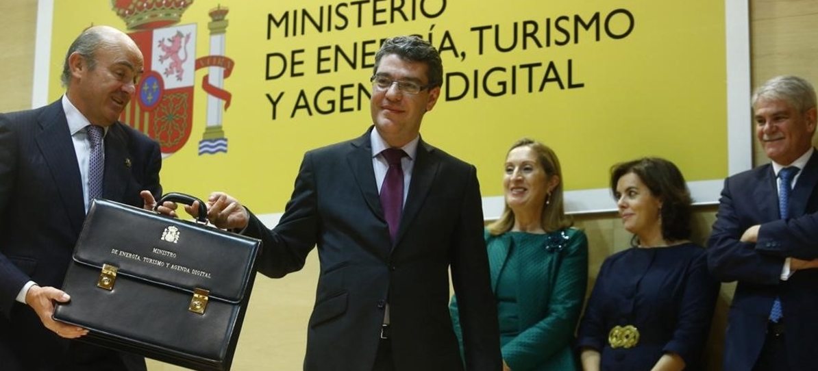 Rajoy acaba hoy con el bono social que Zapatero concedió a las familias numerosas