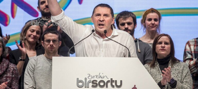 Otegi defiende a los etarras al frente de Sortu