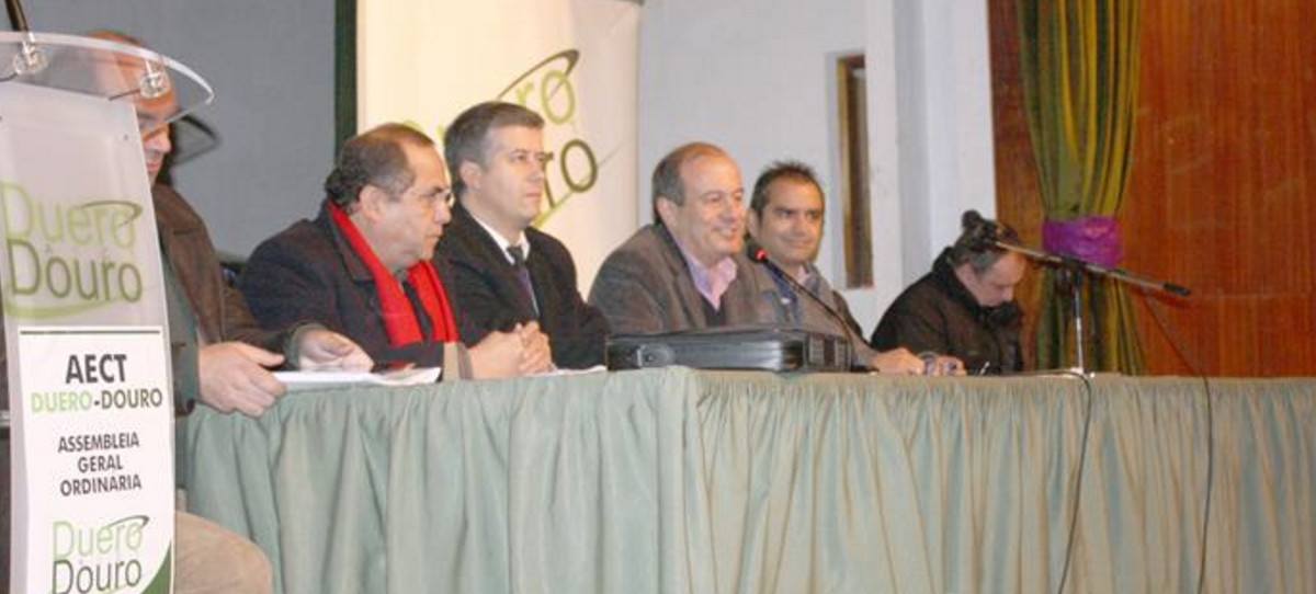 200 Ayuntamientos se unen para hacer frente a Endesa, EDP, Iberdrola y Gas Natural