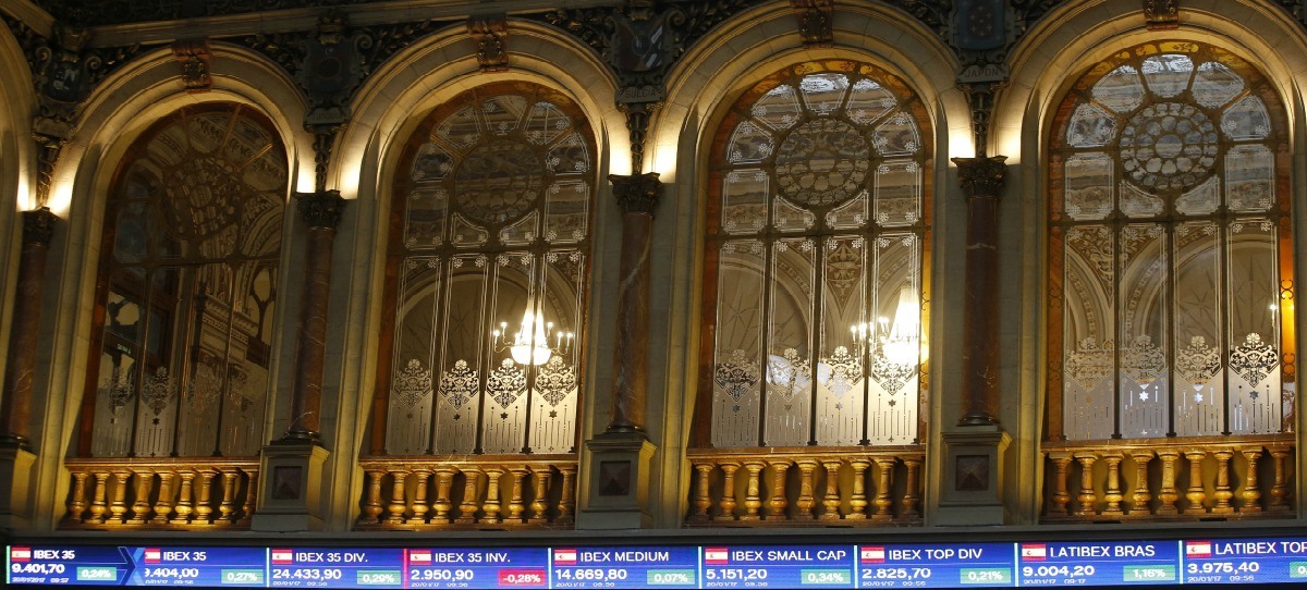 El IBEX 35 cae y entra en pérdidas anuales